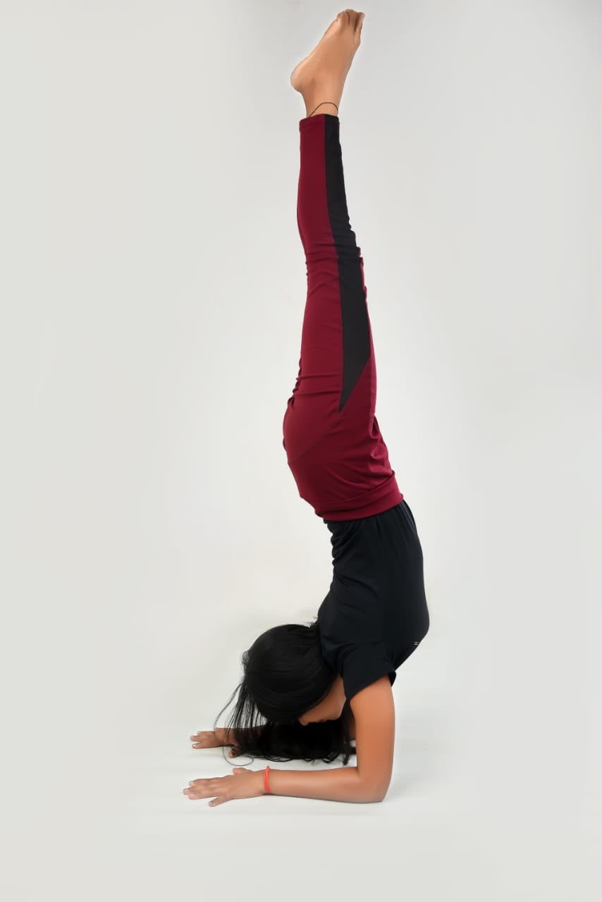 Pincha Mayurasana (Forearm Stand): Steps, Benefits and Precautions